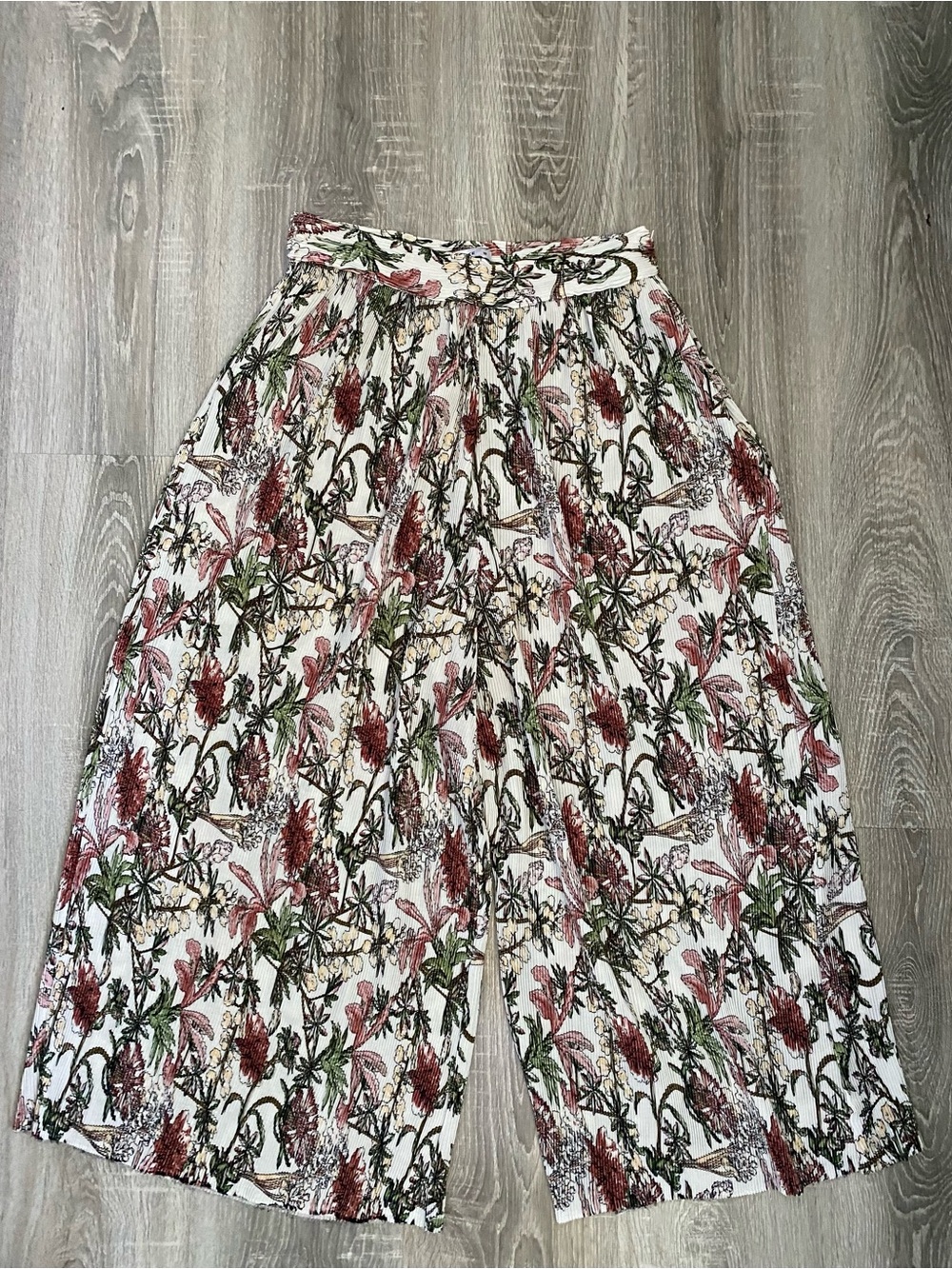 Sheike Floral Pleated Wide-Leg Pants with Pink and Green Print